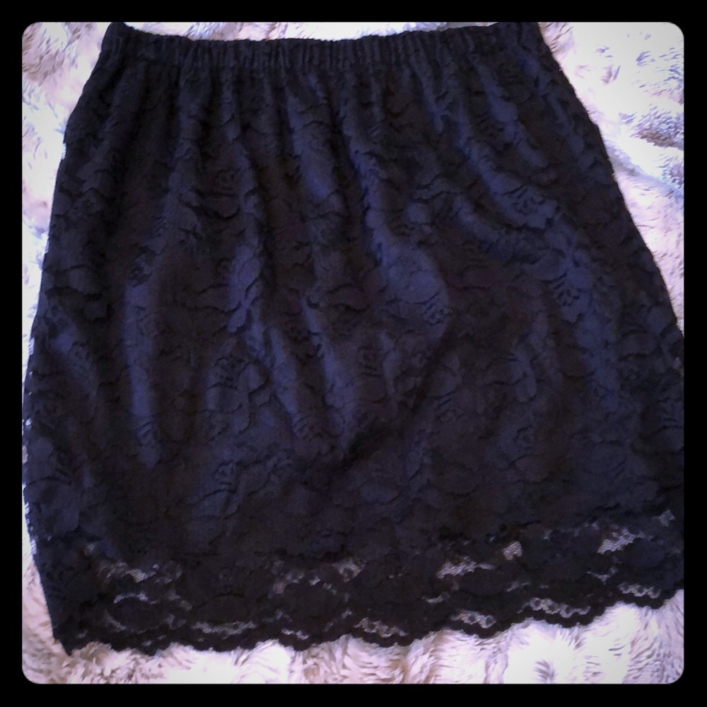 Black lace Xhilaration Skirt